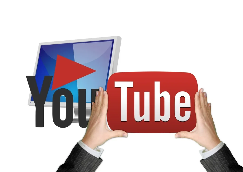 ¿Qué repercusión tiene comprar visitas de YouTube? ¿Es seguro? hands 589474 1280 1