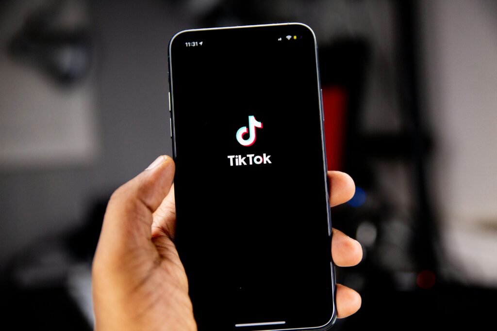 Cómo conseguir más likes en TikTok y crecer rápido en 2026 tiktokers