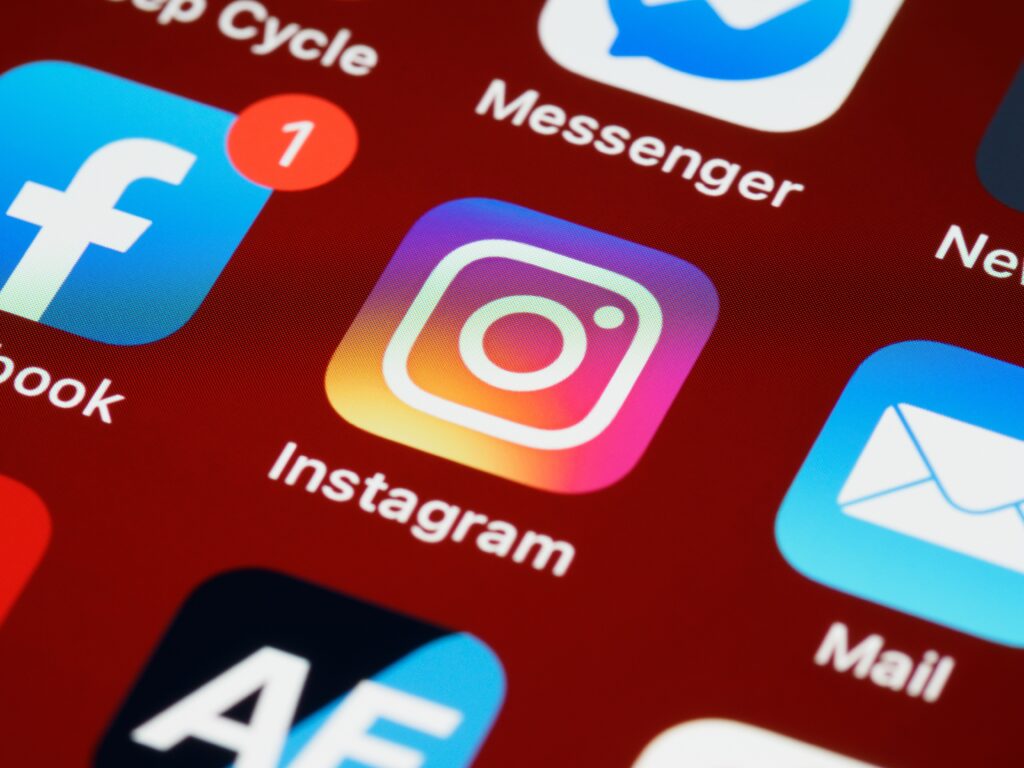 instagram logo