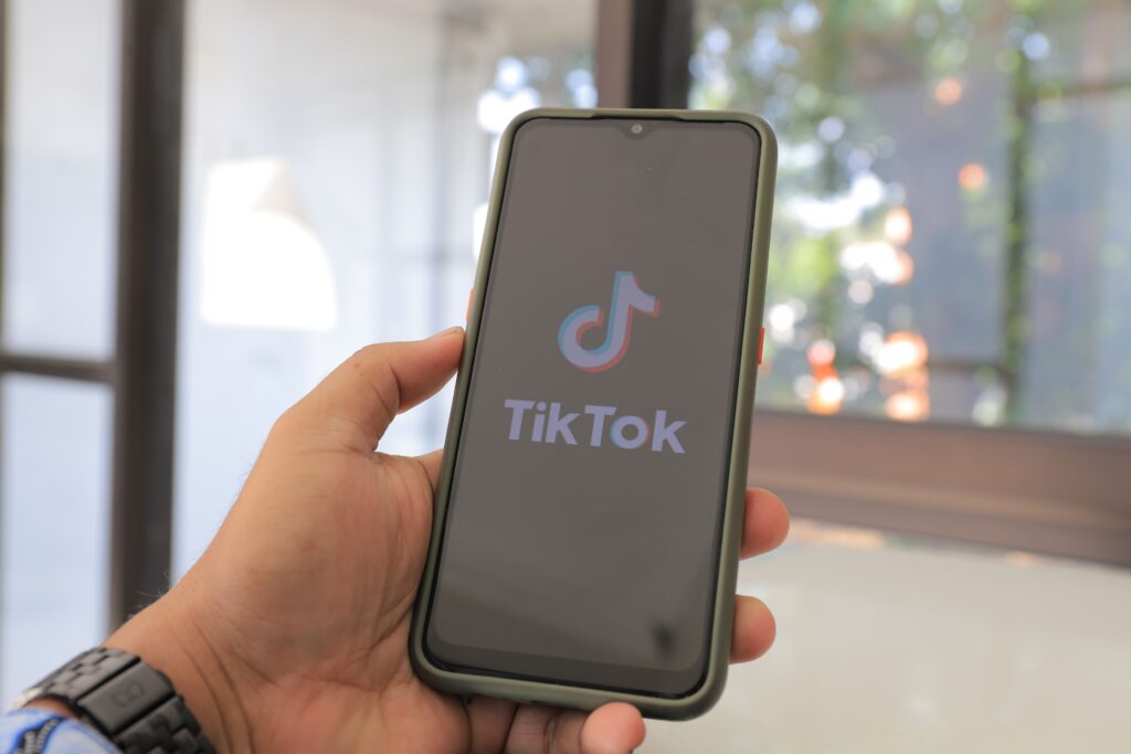 La fórmula para crecer rápido en TikTok iphone tiktok