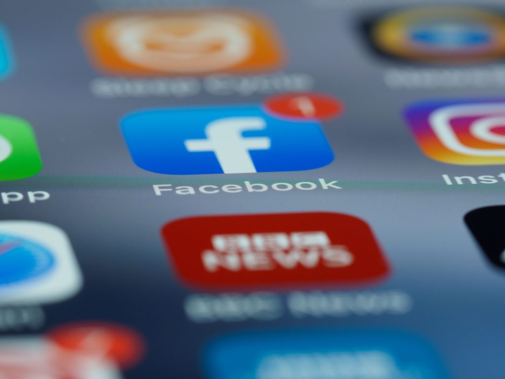 Cómo revivir una página de Facebook abandonada Cuidado con tutoriales y comentarios antiguos.