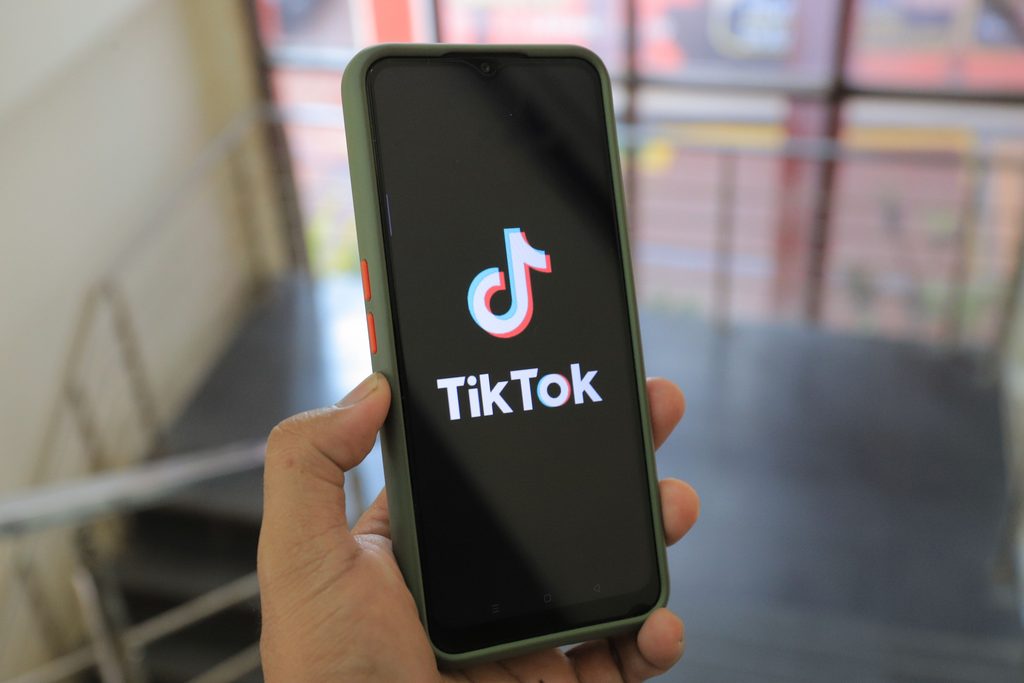 iphone tiktok 1